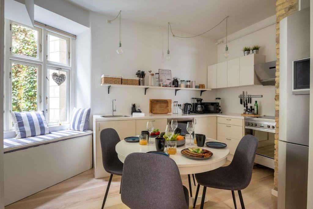 2br Flat Next To The Lakes Lejlighed København