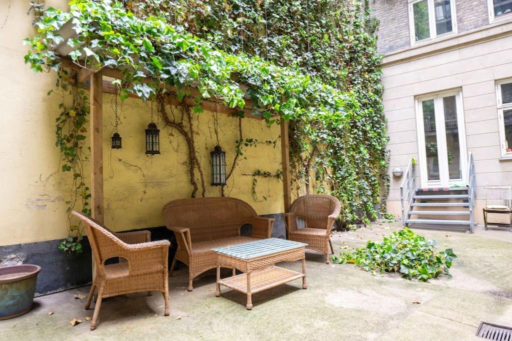 2br Flat Next To The Lakes København